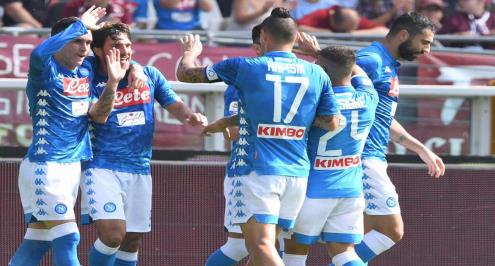 نابولي يهزم ساسولو ويتأهل لدور الثمانية بكأس إيطاليا 